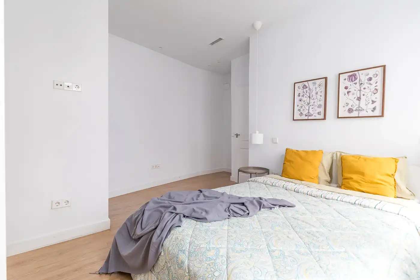Dormitori de Apartament en venda en Madrid amb Aire condicionat i Moblat