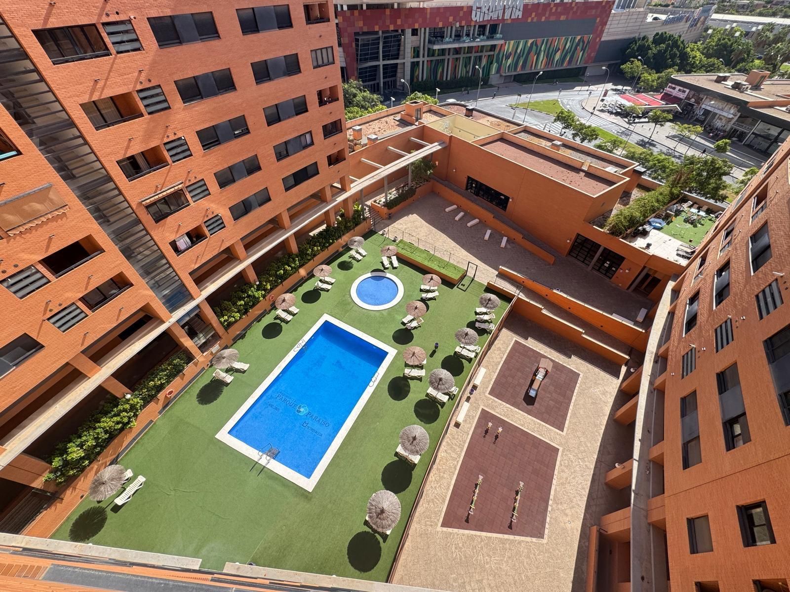 Piscina de Pis de lloguer en Alicante / Alacant amb Aire condicionat, Calefacció i Jardí privat