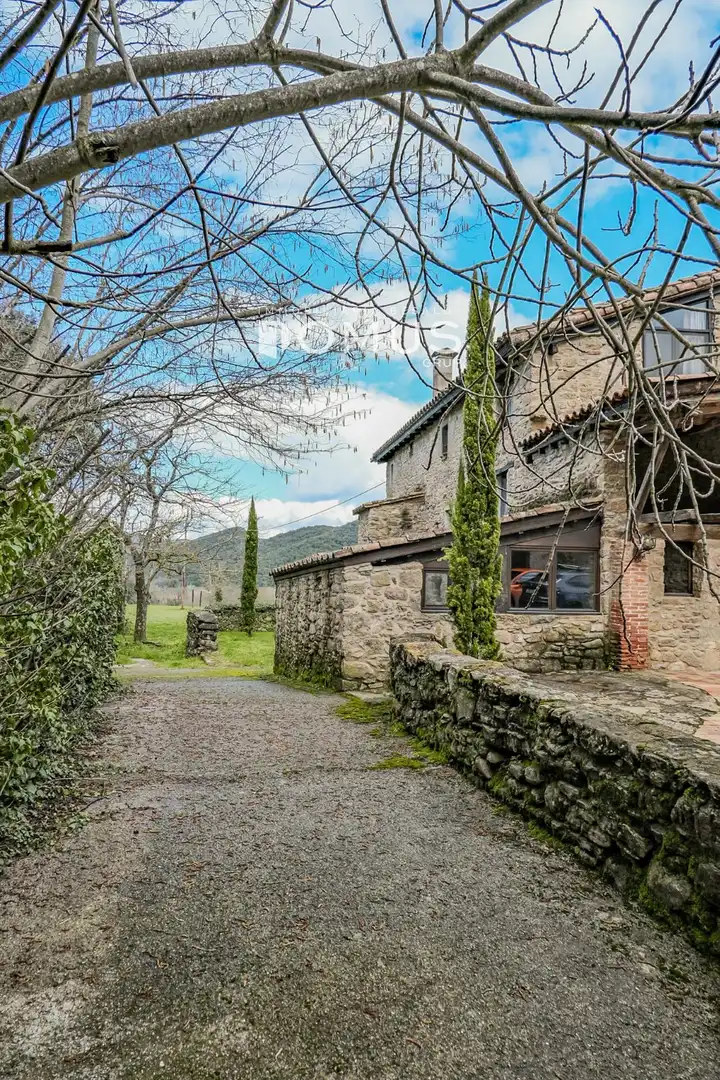 Vista exterior de Finca rústica en venta en Santa Pau con Calefacción, Parquet y Piscina