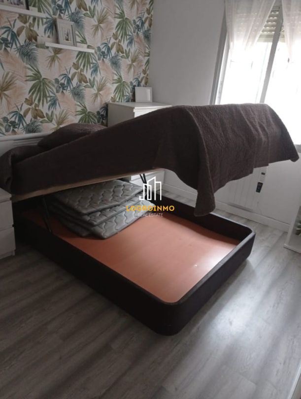 Bedroom of Flat for sale in  Logroño  with Heating, Storage room and Furnished