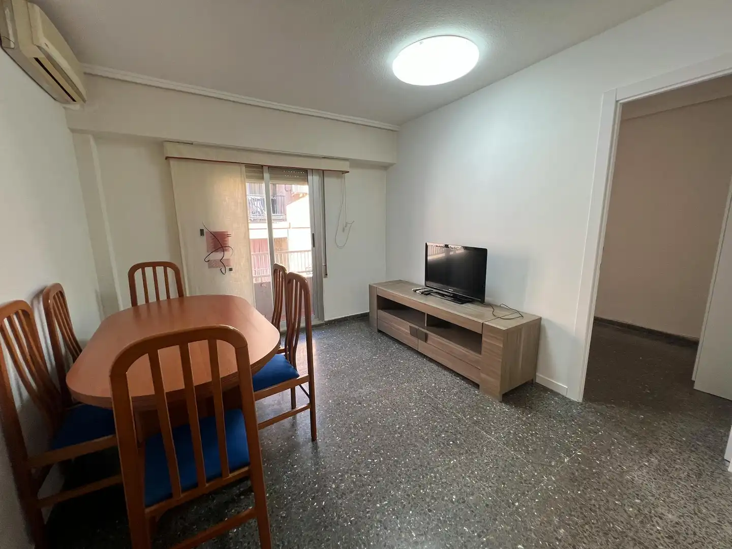 Sala de estar de Piso para compartir en Valencia con Lavadora y TV
