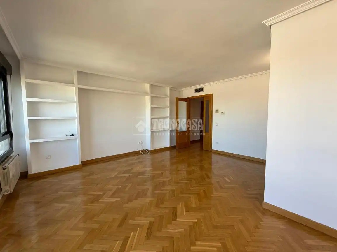 Dormitori de Pis de lloguer en  Madrid Capital amb Aire condicionat, Calefacció i Traster