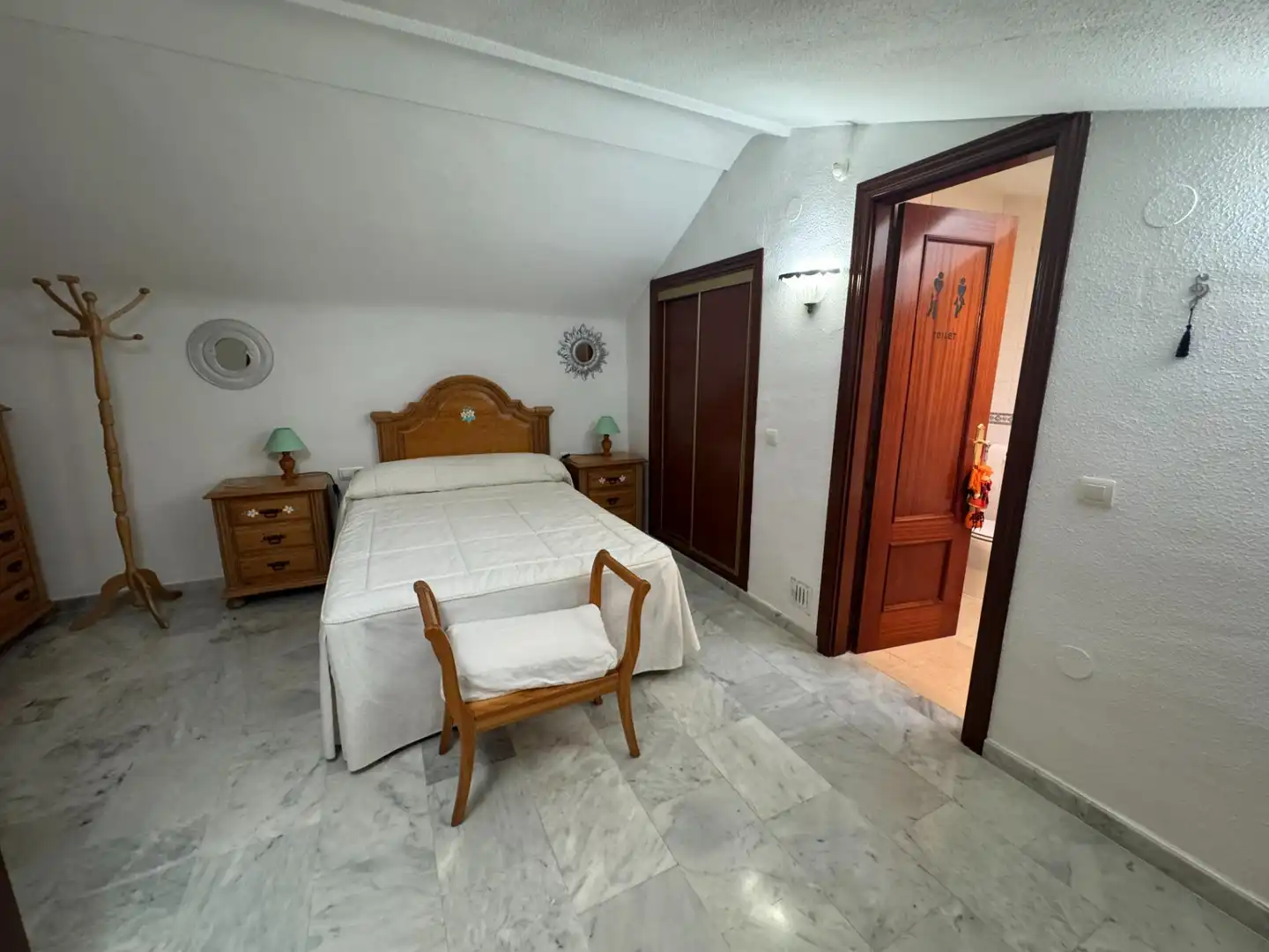 Habitación de Casa adosada en venta en Rincón de la Victoria con Aire acondicionado, Calefacción y Jardín privado