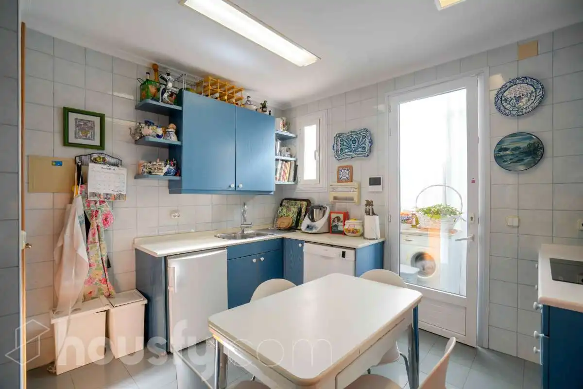 Cocina de Ático en venta en Madrid con Aire acondicionado, Calefacción y Parquet