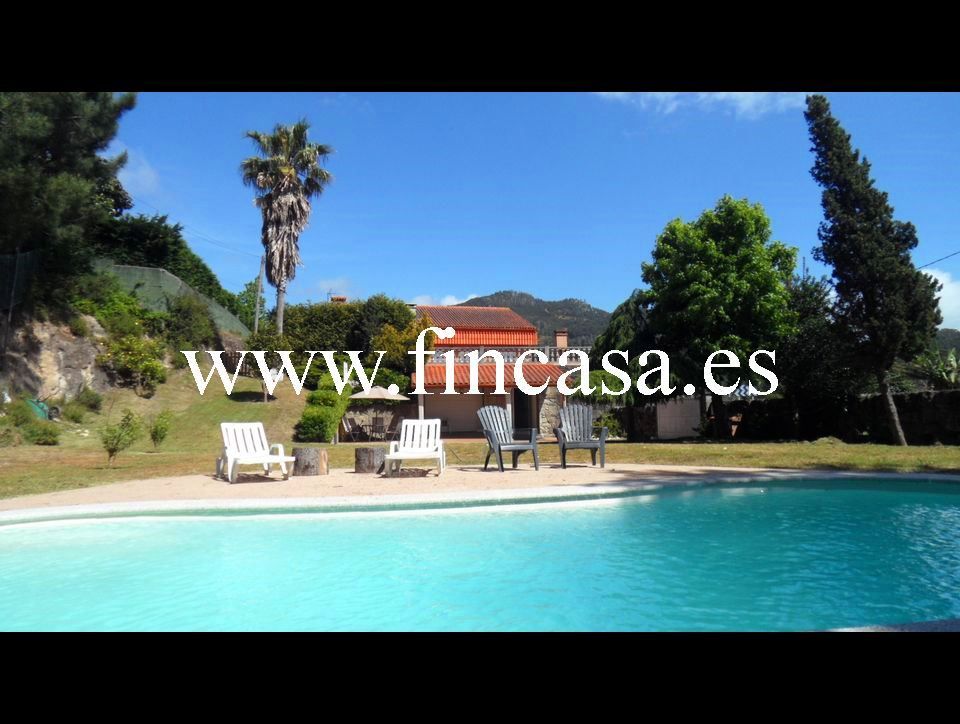 Finca rústica en venda en Nigrán amb Calefacció, Jardí privat i Parquet