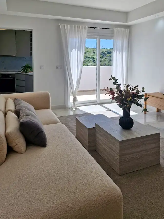 Sala d'estar de Pis en venda en Estepona amb Aire condicionat, Calefacció i Terrassa