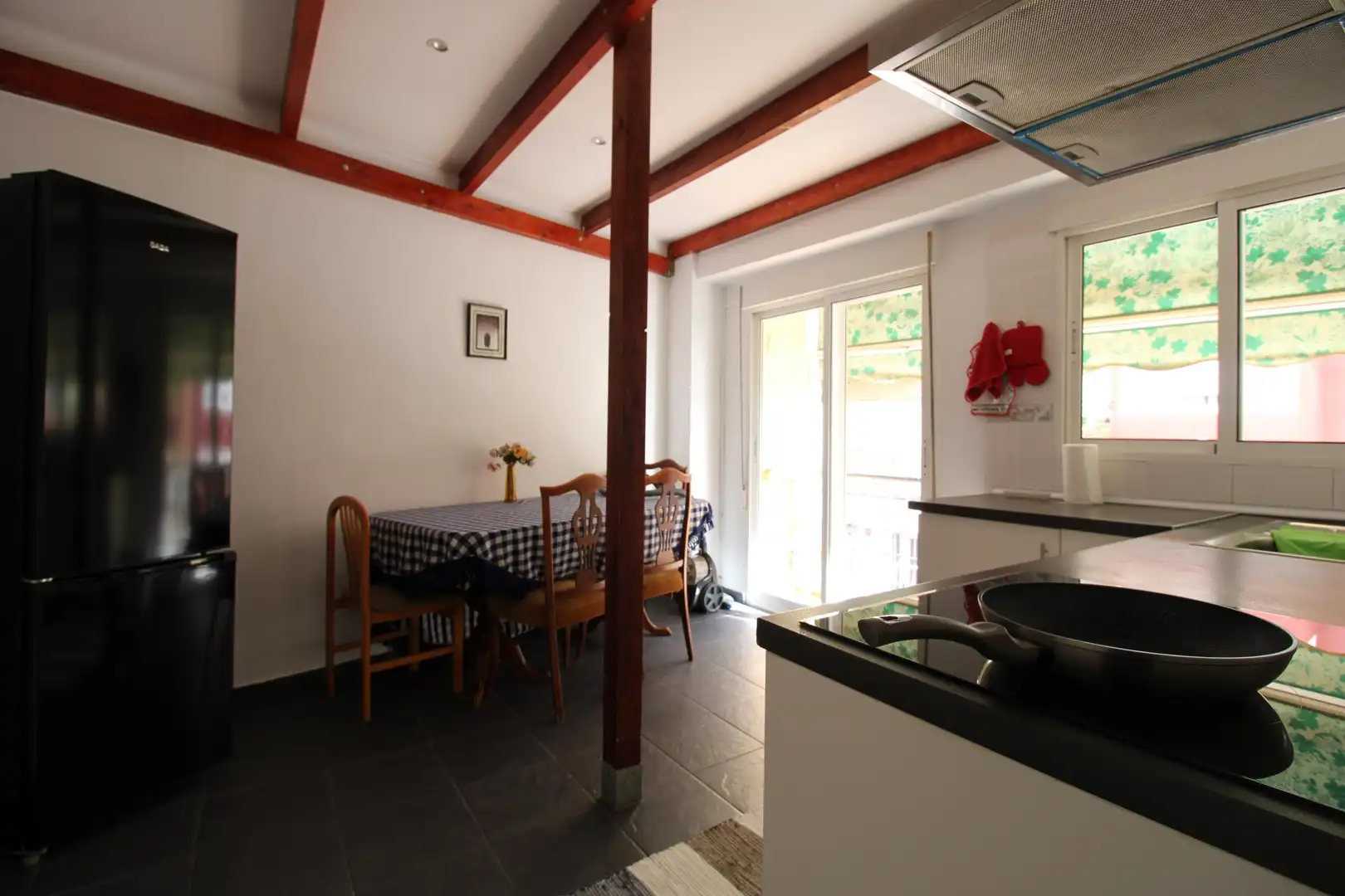 Cocina de Piso en venta en Alicante / Alacant con Terraza, Amueblado y Balcón
