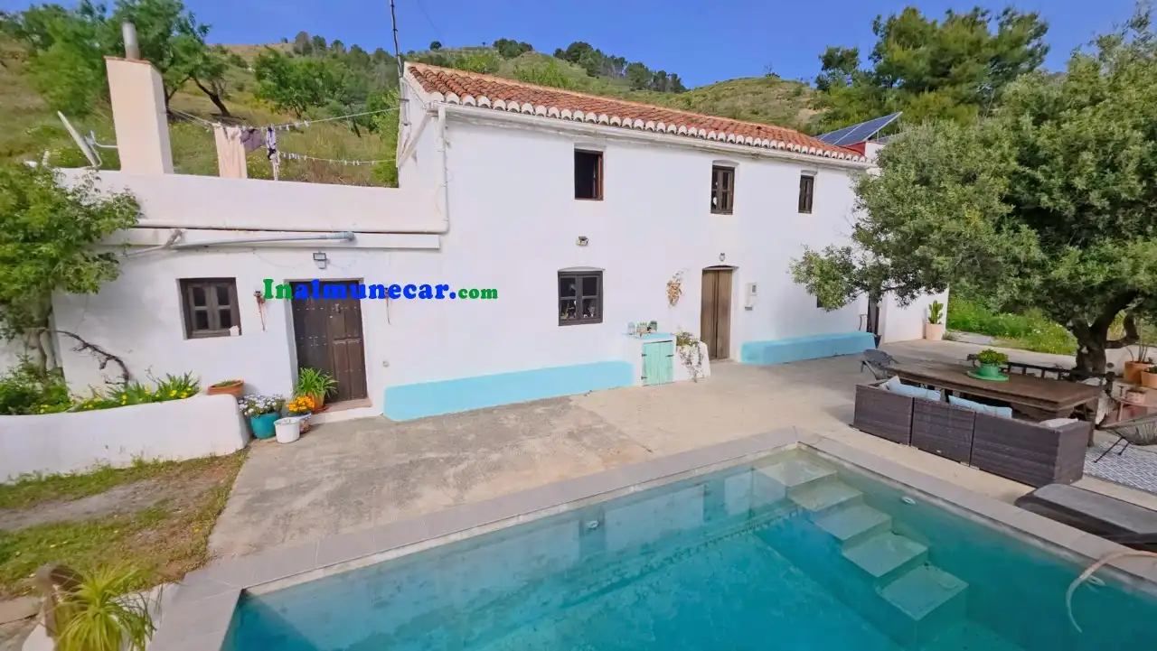 Vista exterior de Finca rústica en venta en Almuñécar con Terraza, Trastero y Piscina