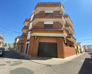 Exterior view of Flat for sale in  Sevilla Capital  with Private garden