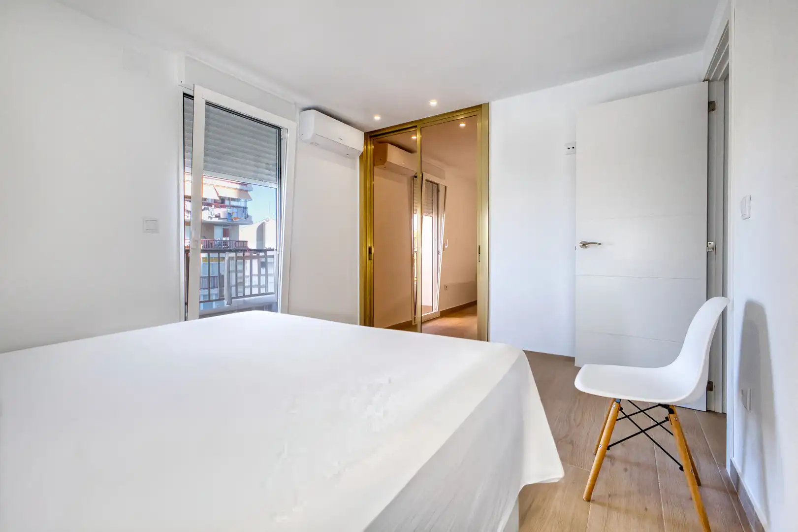 Schlafzimmer von Wohnung zur Miete in Alicante / Alacant mit Klimaanlage, Heizung und Privatgarten