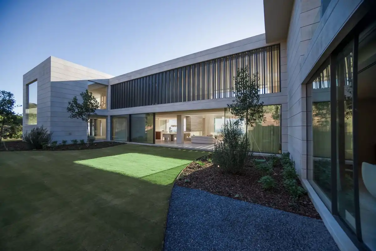 Vista exterior de Casa o chalet en venta en Sotogrande con Aire acondicionado, Jardín privado y Terraza
