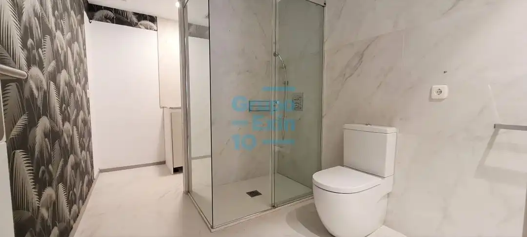 Baño de Local en venta en Donostia - San Sebastián 