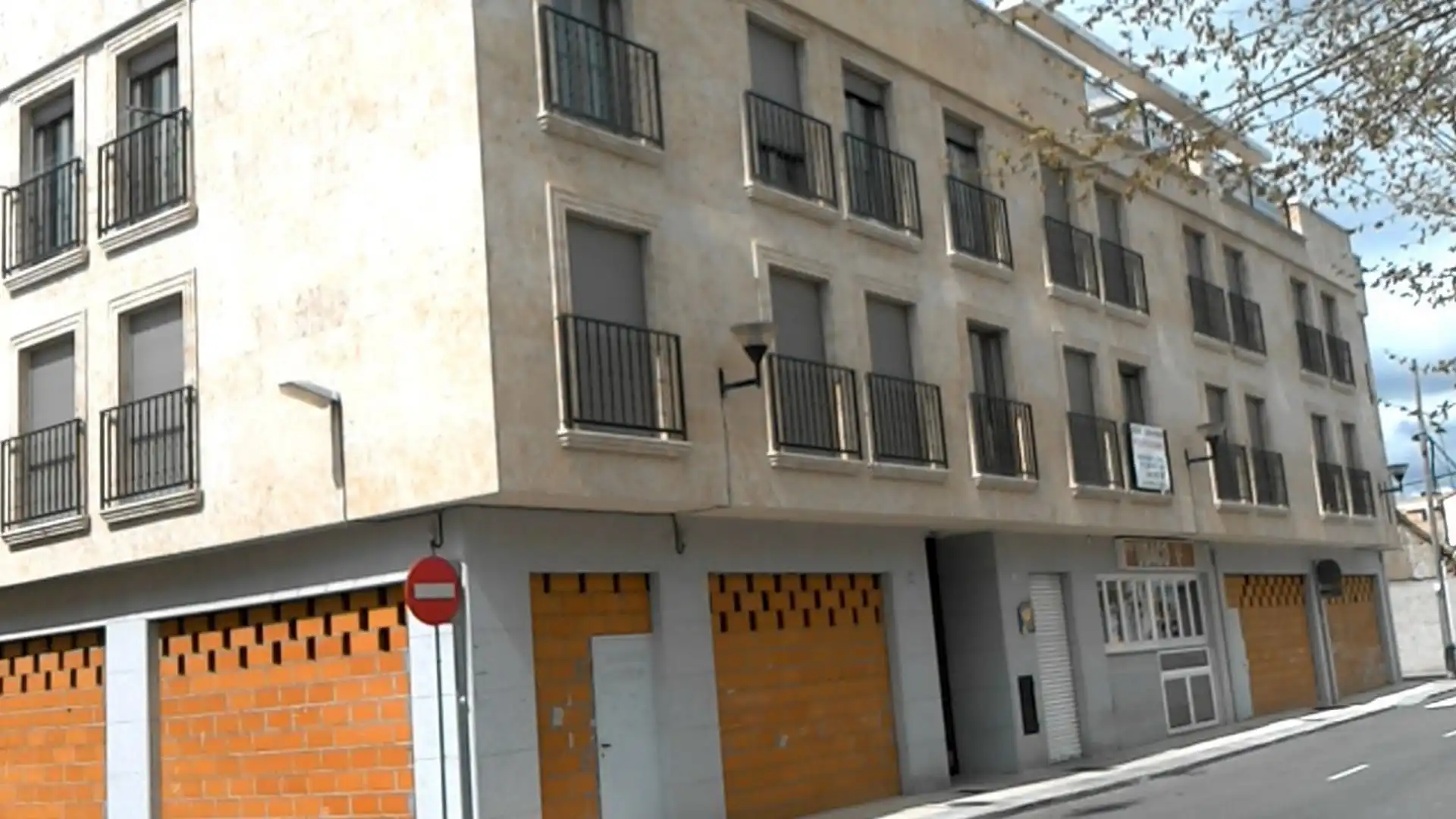 Vista exterior de Piso en venta en Castellanos de Moriscos