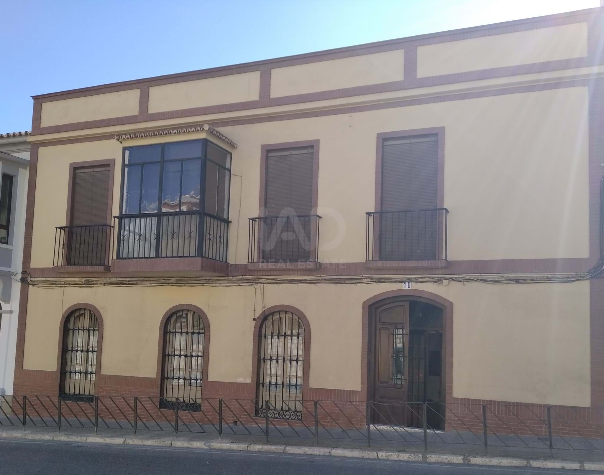 Vista exterior de Casa adosada en venta en Baena con Calefacción y Terraza