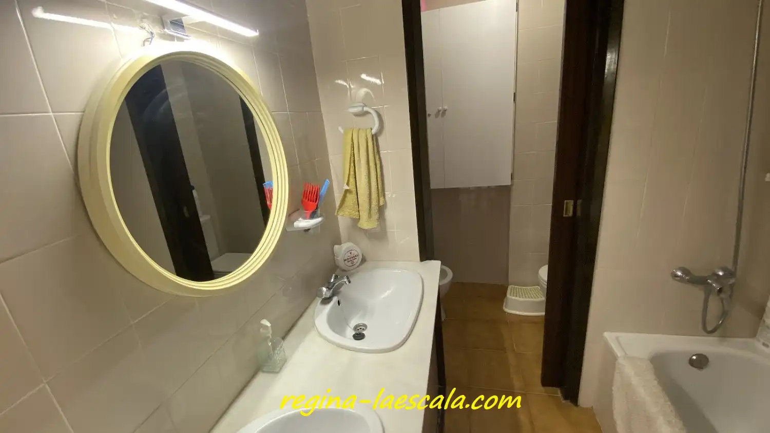 Badezimmer von Dachboden zum Verkauf in L'Escala mit Terrasse, Möbliert und Mikrowelle