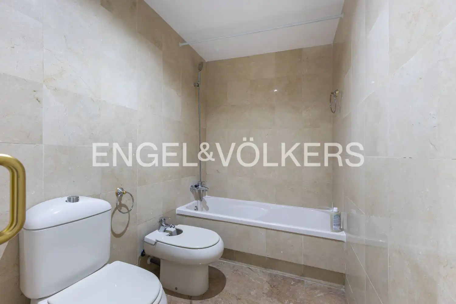 Baño de Piso de alquiler en Valencia con Aire acondicionado, Calefacción y Piscina