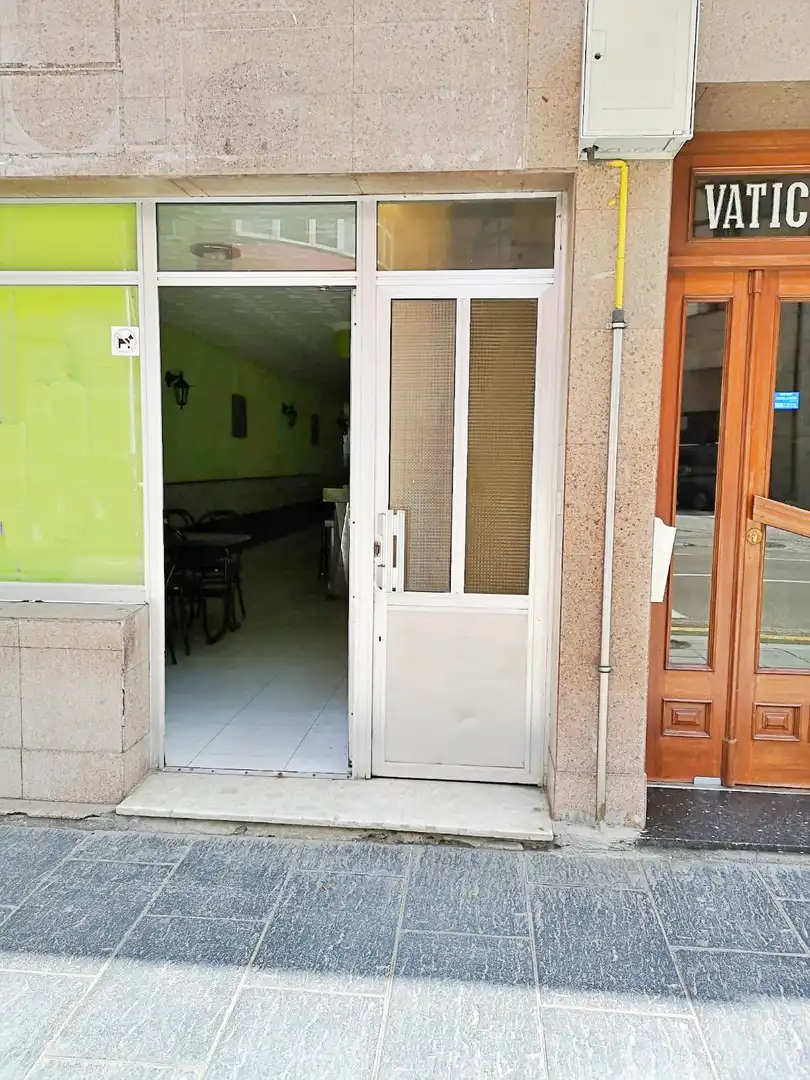 Geschaftsraum zum Verkauf in Viveiro mit Möbliert