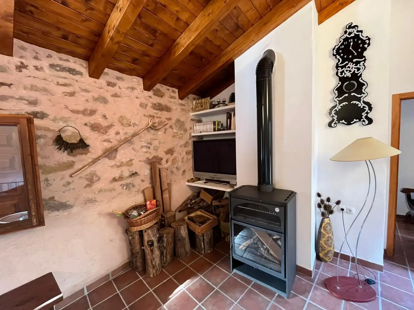 Sala de estar de Finca rústica en venta en Bejís con Terraza y Amueblado