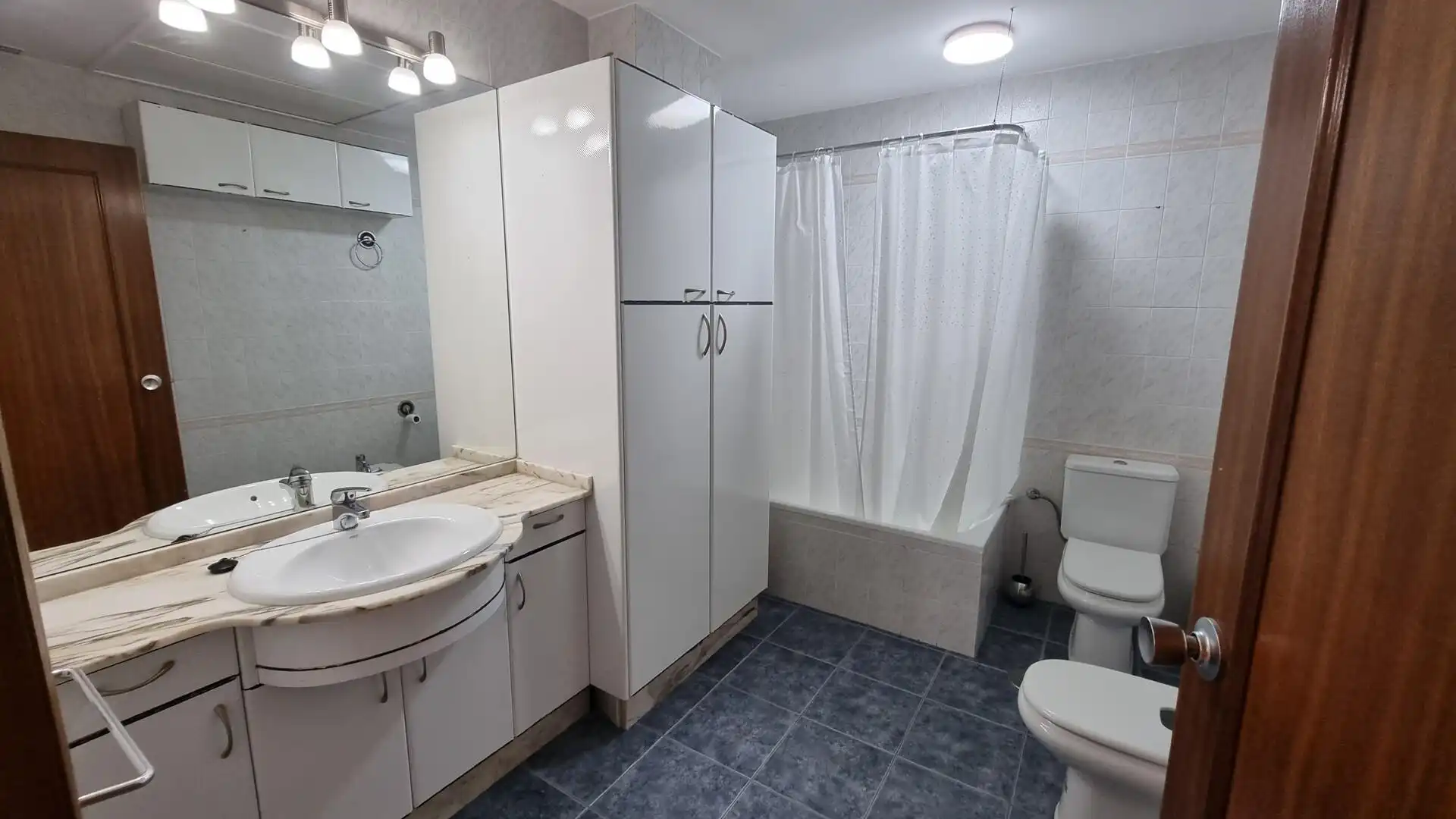Bany de Apartament de lloguer en Poniente-Sur