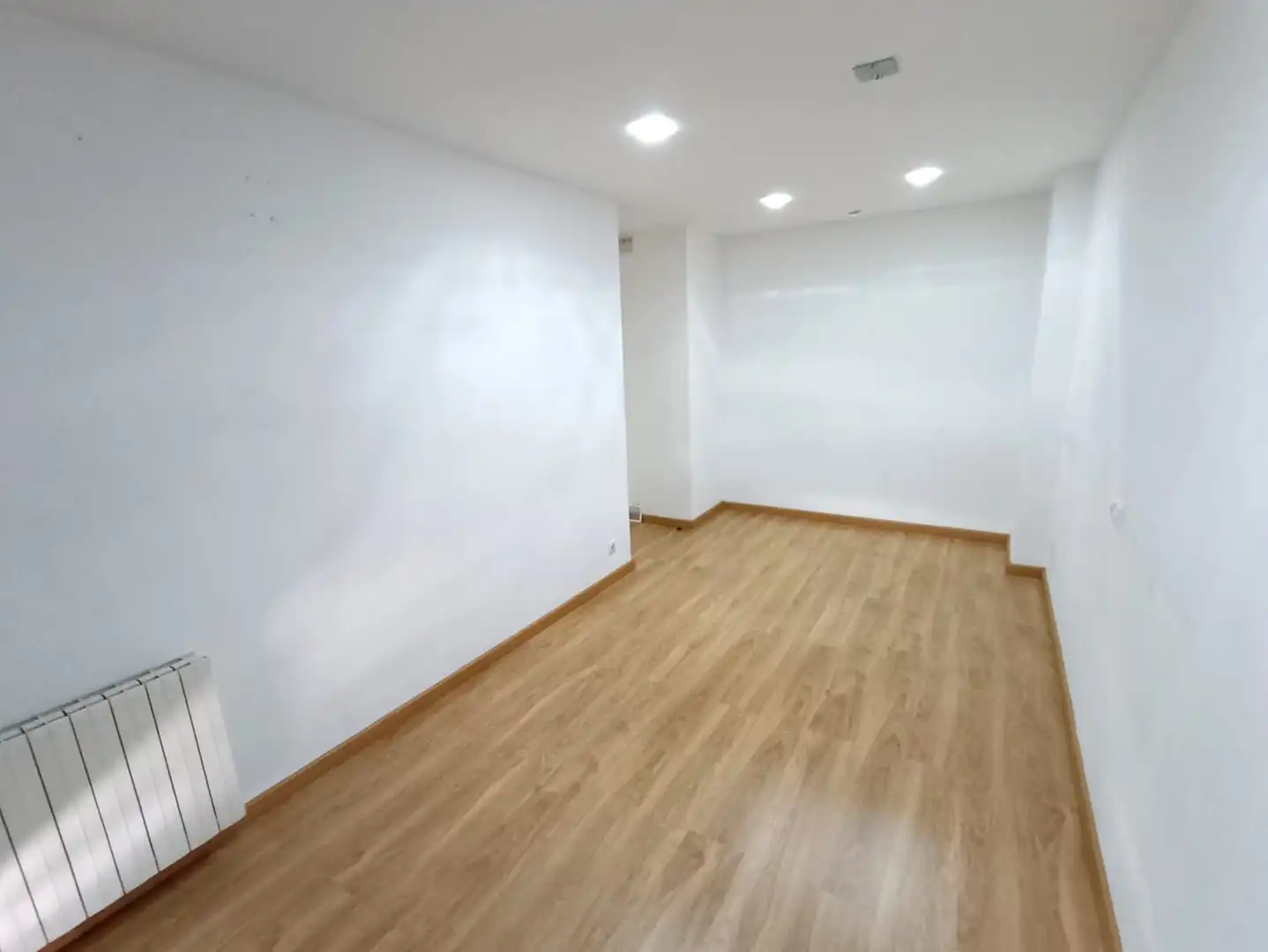 Erdgeschoss zum Verkauf in Badalona mit Heizung, Parkett und Balkon