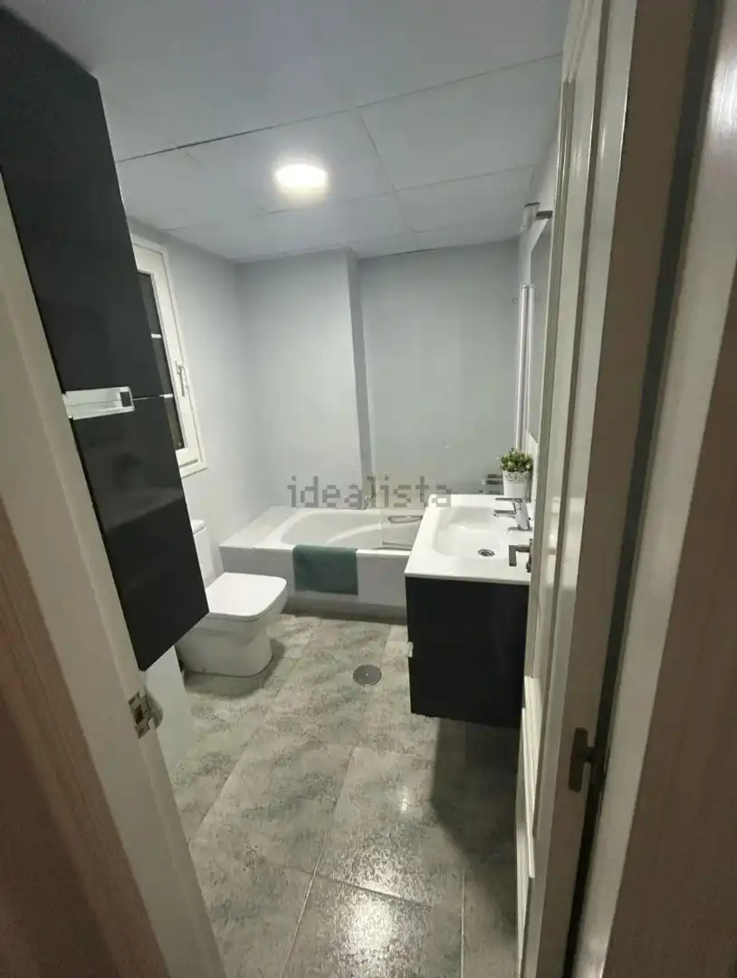 Baño de Piso en venta en Almería con Terraza y Piscina comunitaria