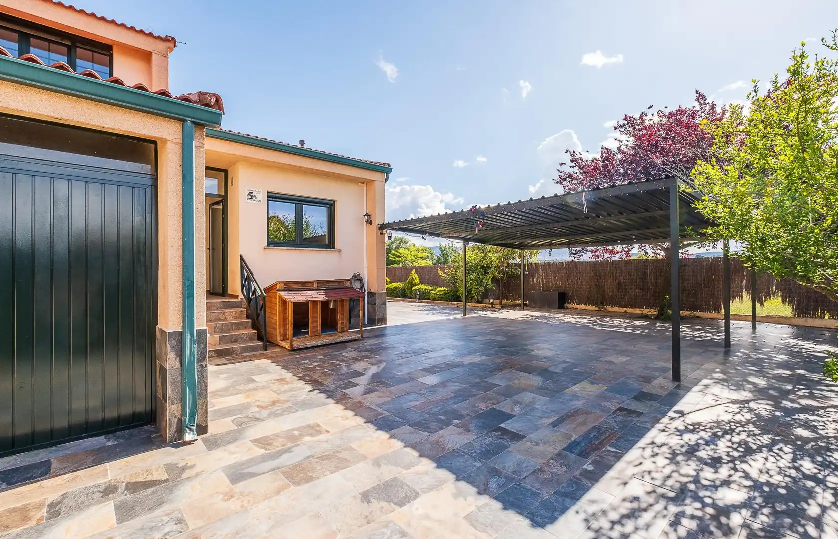 Terrassa de Casa adosada en venda en Guadarrama amb Aire condicionat, Calefacció i Piscina