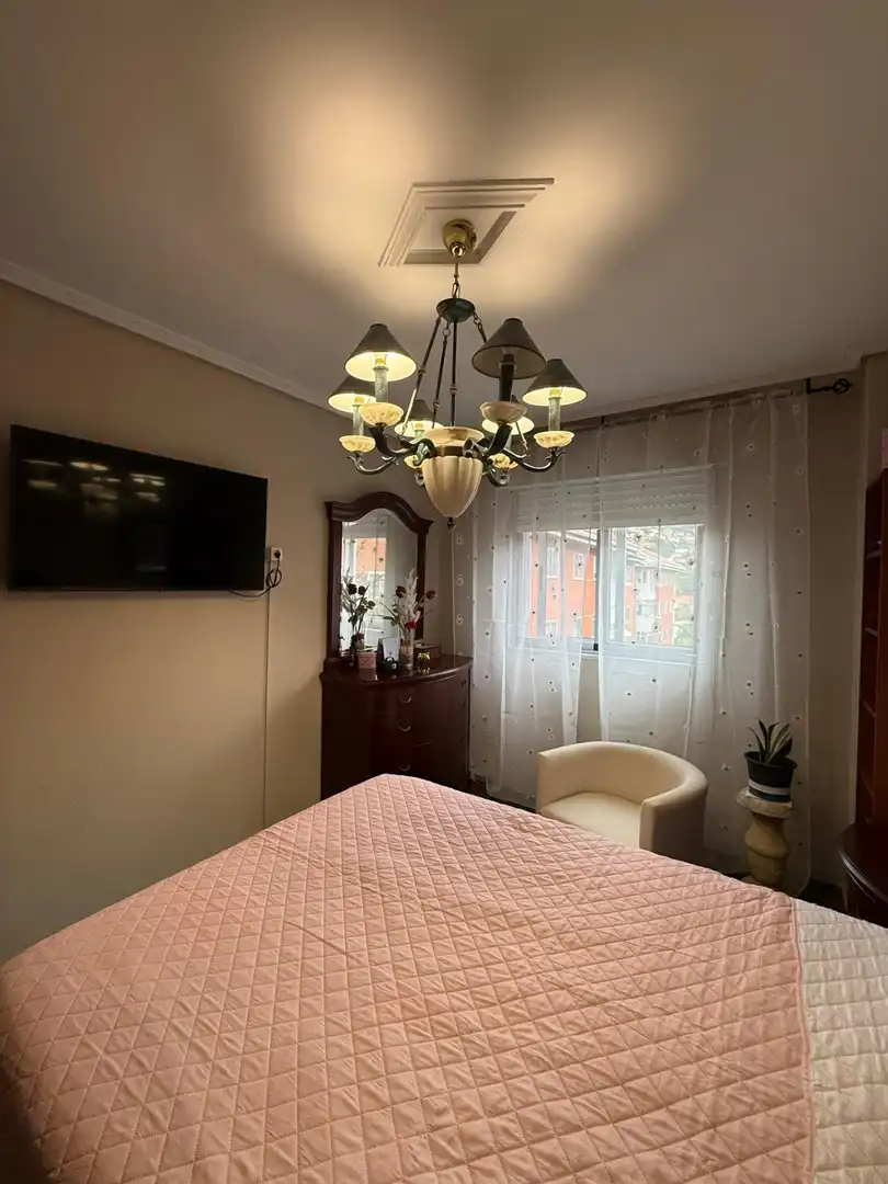 Bedroom of Flat for sale in Teis