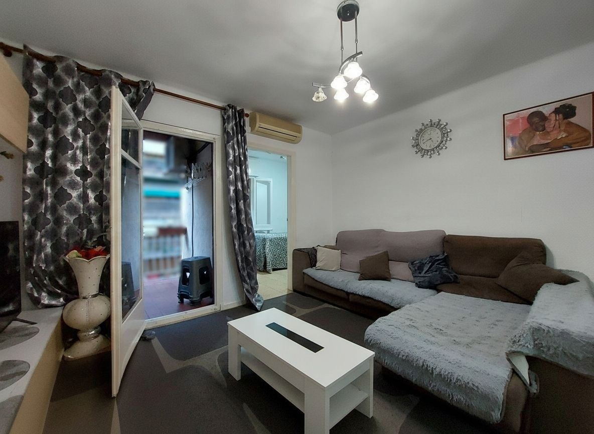 Living room of Flat for sale in Mataró  with Air Conditioner and Balcony