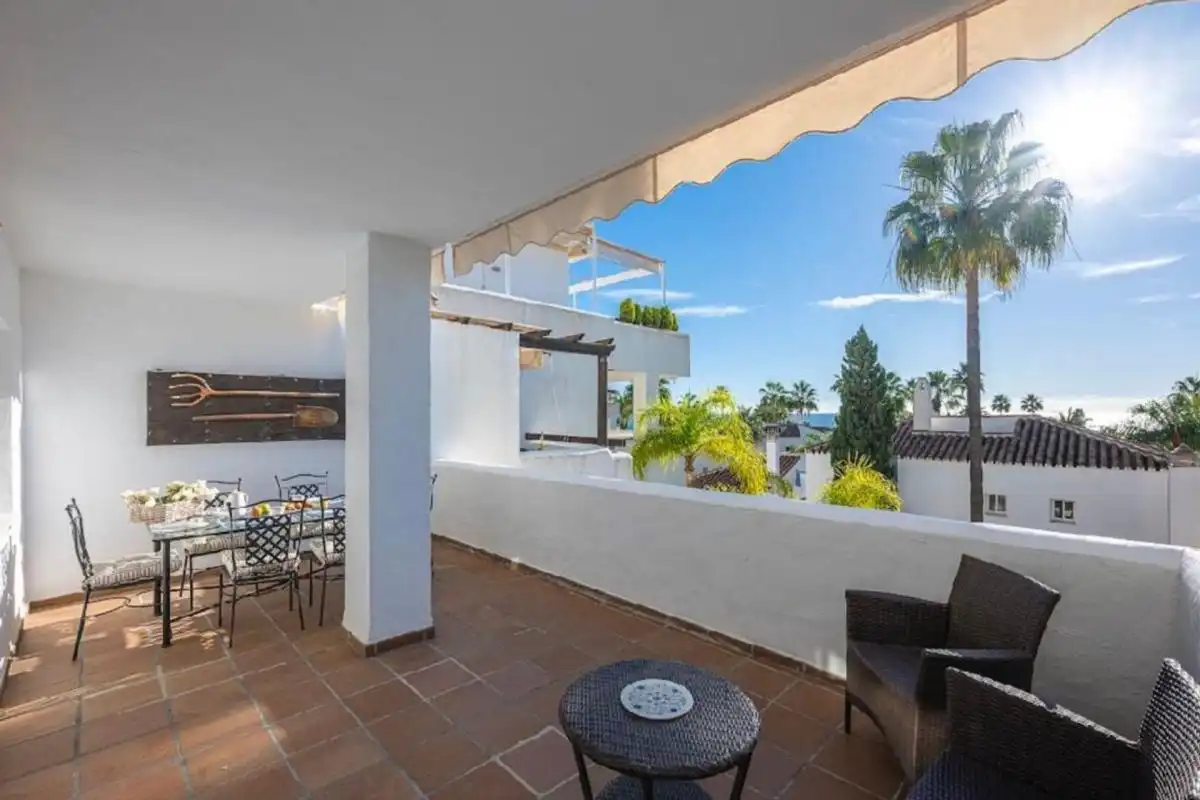 Terrasse von Wohnung zum Verkauf in Marbella mit Klimaanlage, Heizung und Schwimmbad