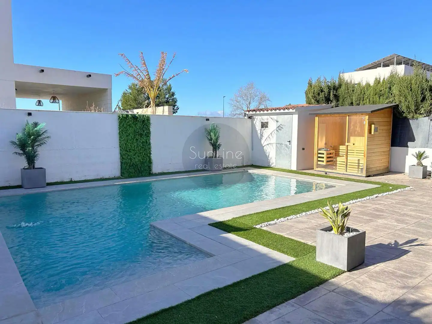 Swimming pool of Houses for sale in La Pobla de Vallbona  with Air Conditioner, Private garden and Terrace