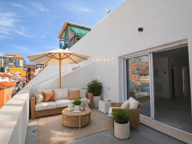 Piso en Venta en Calle Capitan en Puerto Deportivo