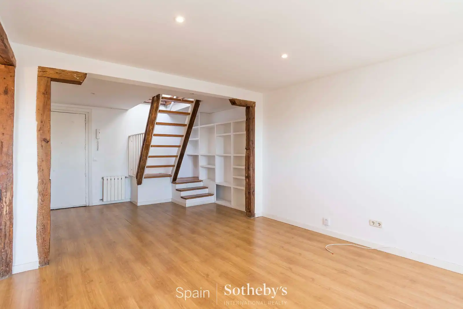 Attic for sale in Madrid  with Air Conditioner, Heating and Terrace