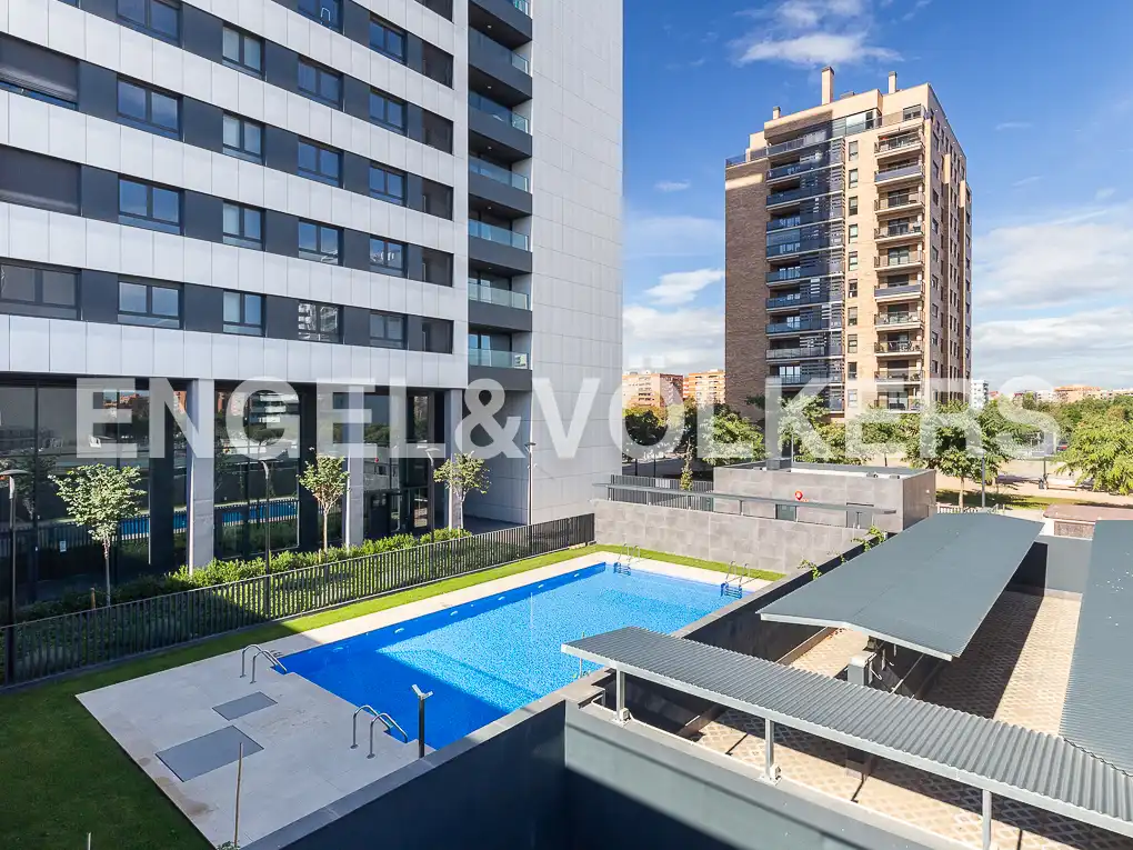 Piscina de Pis de lloguer en Valencia amb Aire condicionat, Calefacció i Terrassa