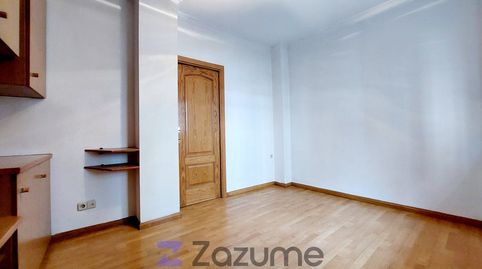 Photo 4 of Flat for rent in C. de Carabelos, San Fermín, Madrid Capital