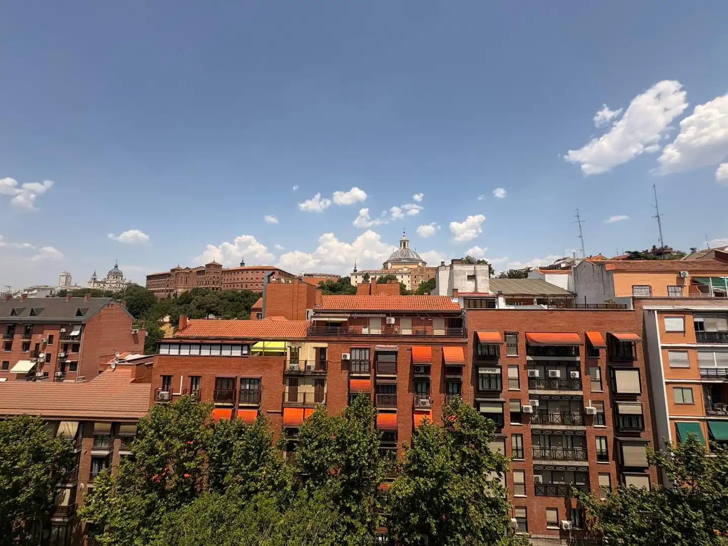 Außenansicht von Wohnung zur Miete in Madrid mit Heizung und Terrasse