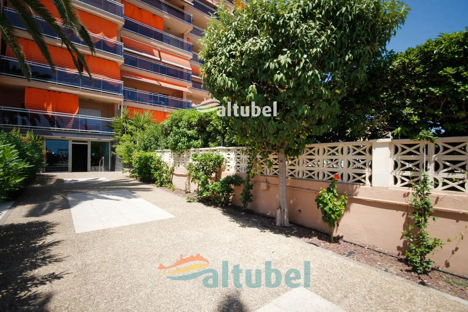 Parkplatz von Dachboden zum Verkauf in Peñíscola / Peníscola mit Terrasse, Schwimmbad und Möbliert