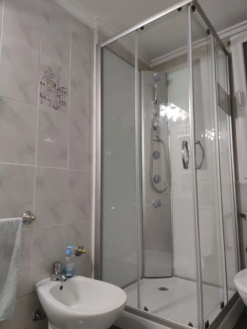 Baño de Piso en venta en Valencia con Aire acondicionado, Amueblado y Horno