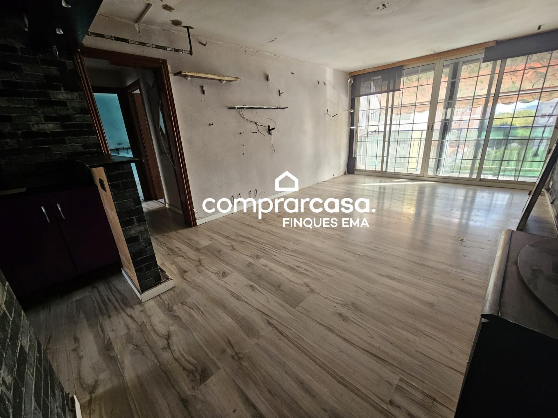 Flat for sale in L'Hospitalet de Llobregat  with Balcony