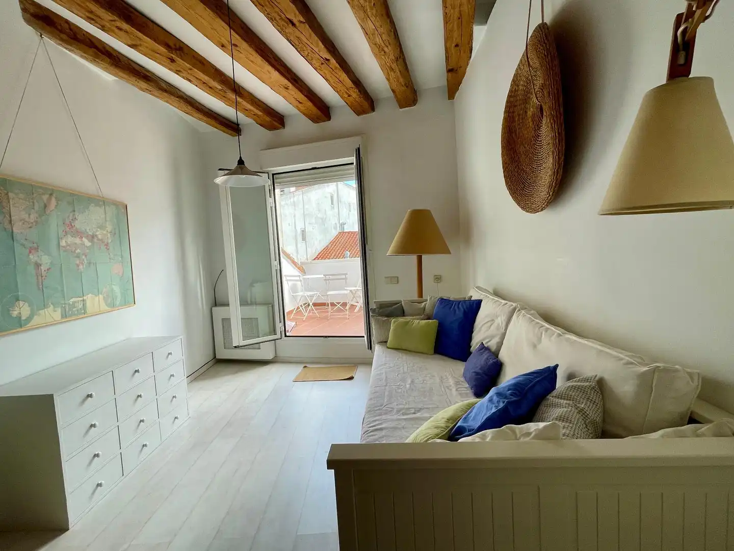 Sala de estar de Ático de alquiler en Madrid con Aire acondicionado, Calefacción y Terraza