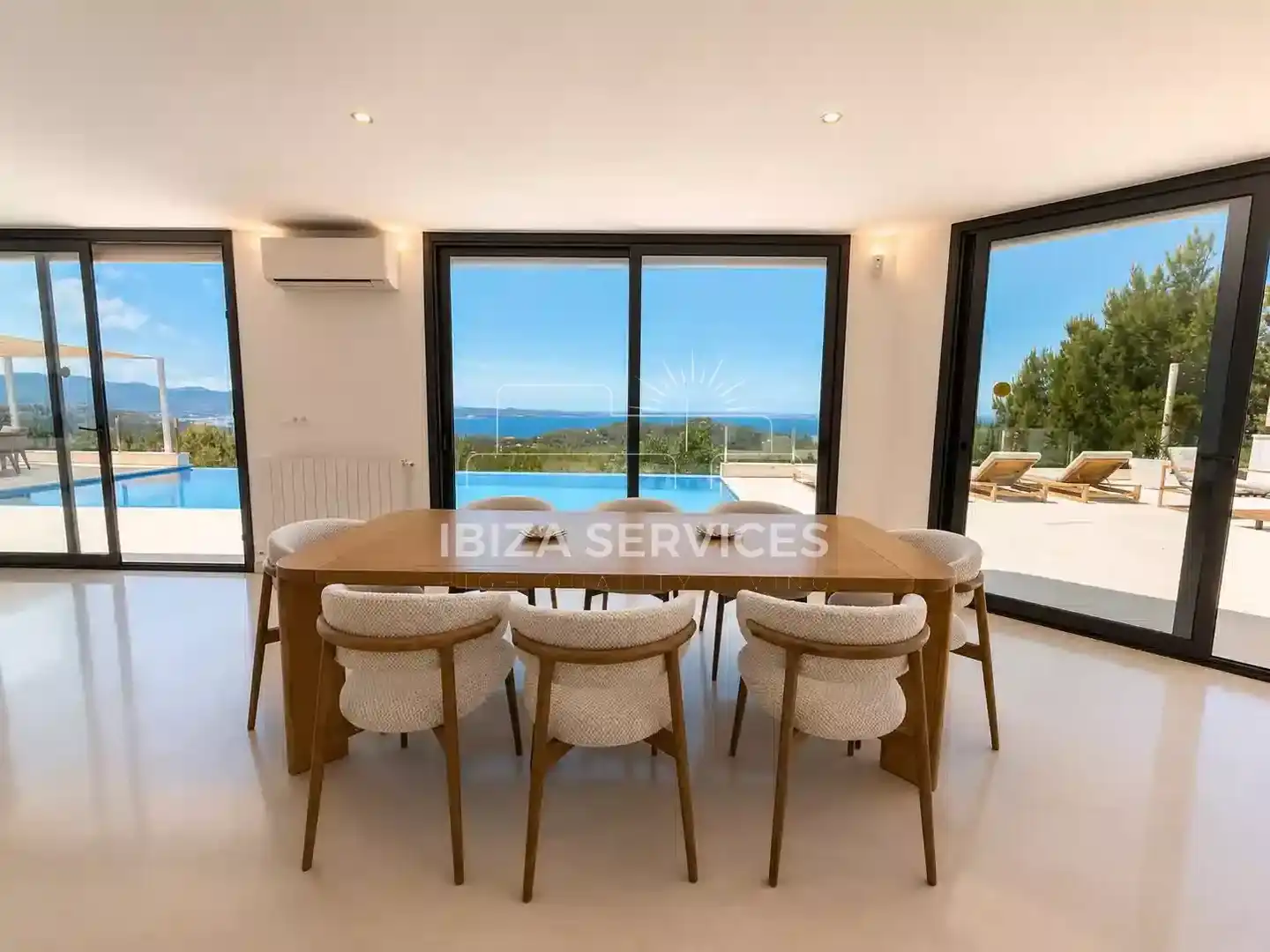 Comedor de Casa o chalet de alquiler en Sant Antoni de Portmany con Aire acondicionado, Jardín privado y Piscina
