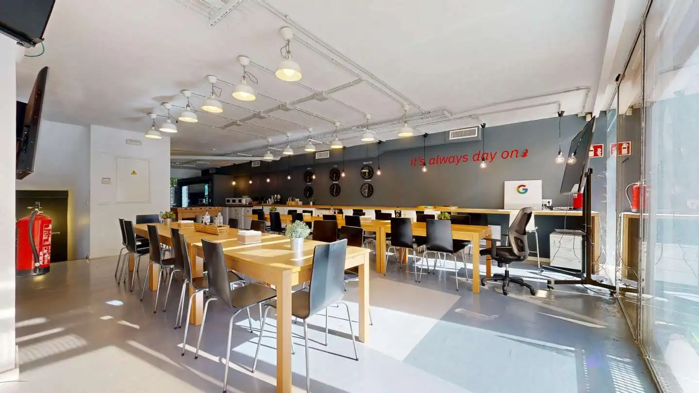Office for sale in Madrid  with Air Conditioner, Heating and Storage room