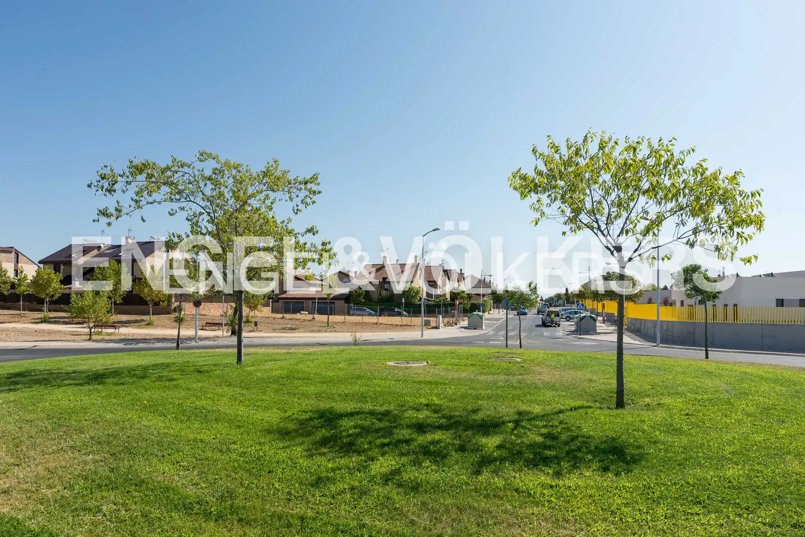 Vista exterior de Estudi de lloguer en Villanueva de la Cañada amb Aire condicionat, Calefacció i Jardí privat