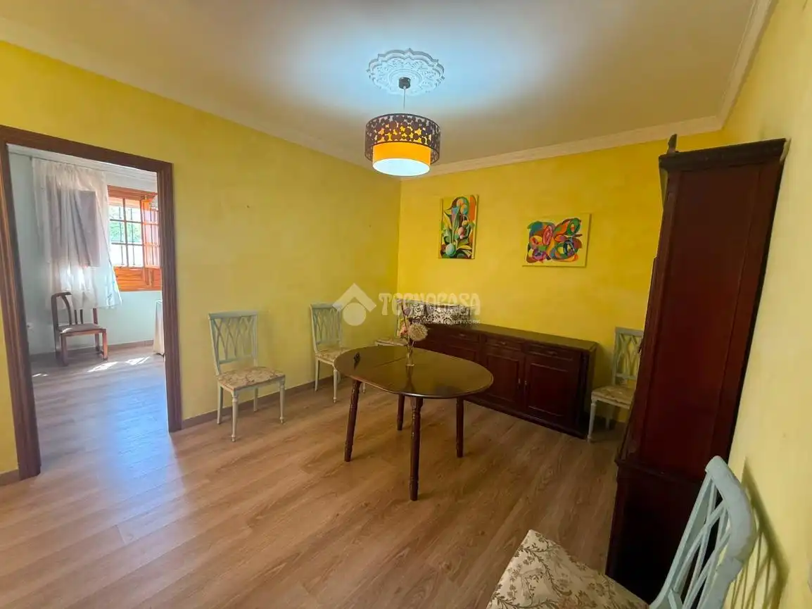 Esszimmer von Einfamilien-Reihenhaus zum Verkauf in La Puebla de Cazalla mit Klimaanlage, Terrasse und Balkon