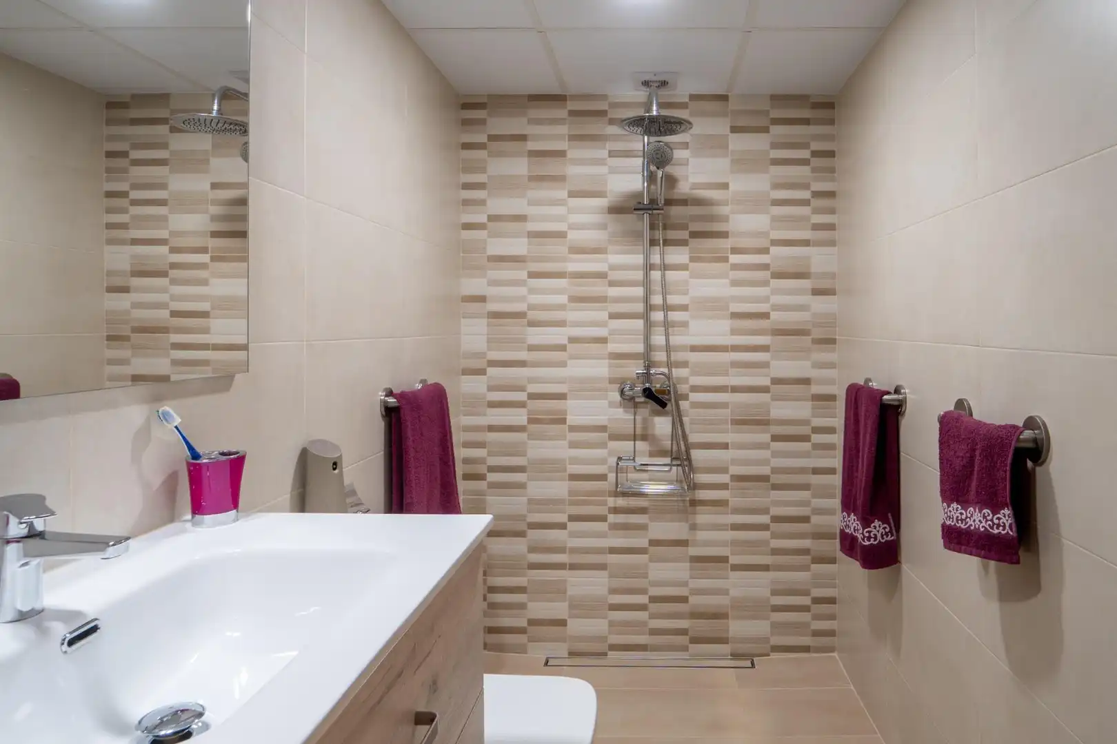 Bathroom of Detached homes for sale in Córdoba  with Private garden, Terrace and Storage room