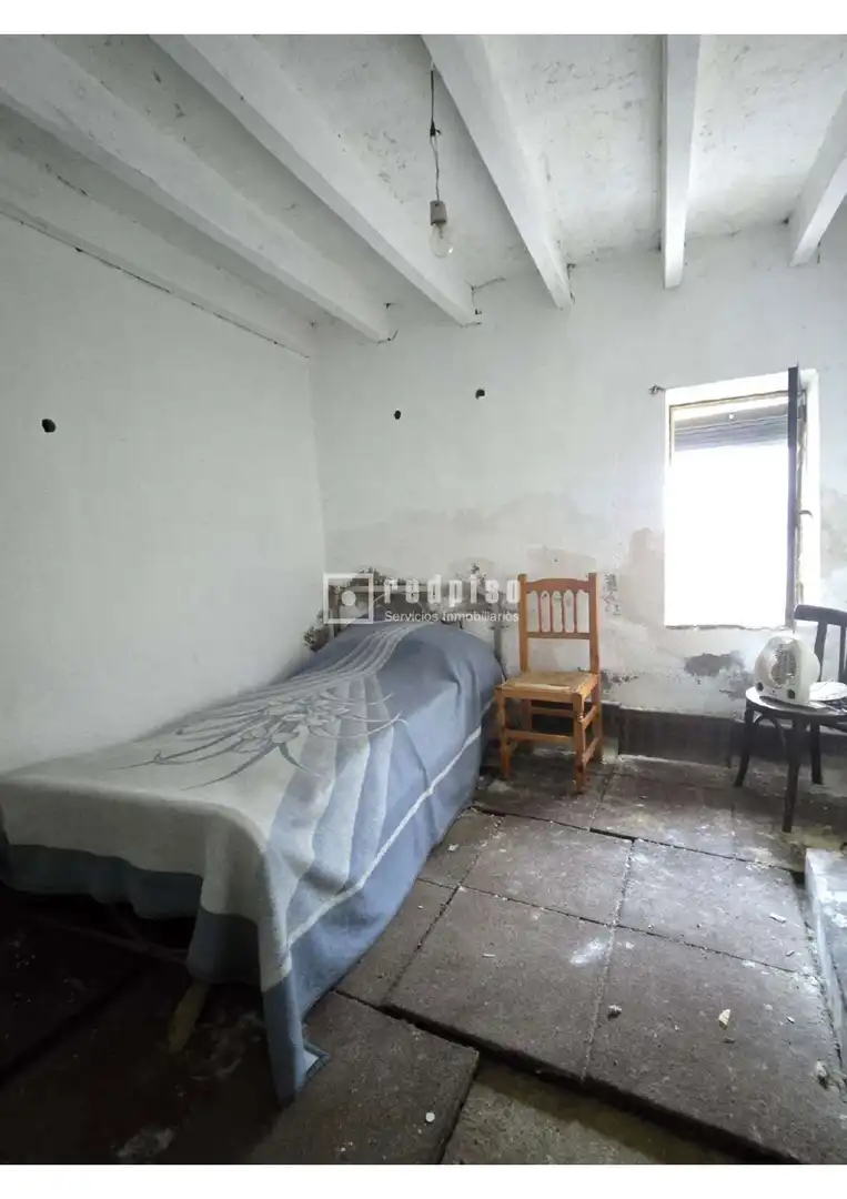 Dormitori de Casa o xalet en venda en Torres de la Alameda amb Jardí privat i Traster