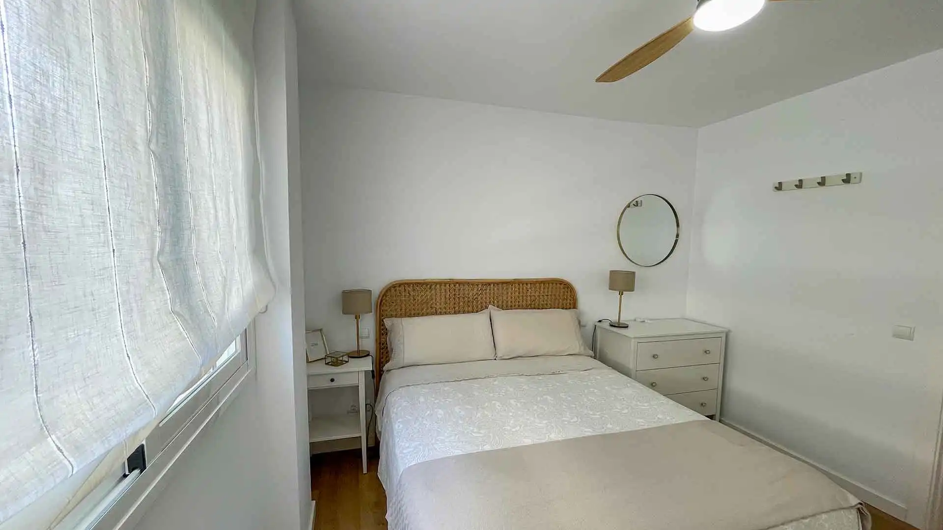 Bedroom of Apartments for rent in Marbella  with Air Conditioner, Terrace and Storage room