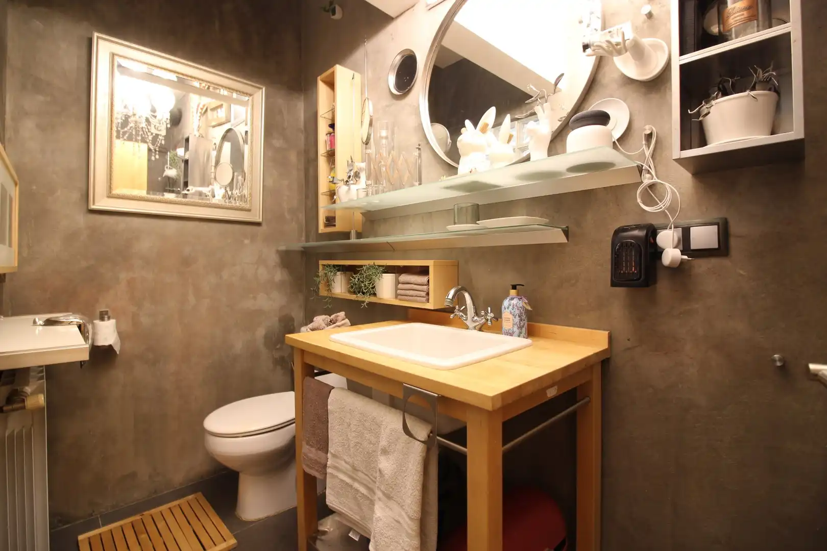 Bathroom of Houses for sale in Besalú  with Heating, Terrace and Swimming Pool