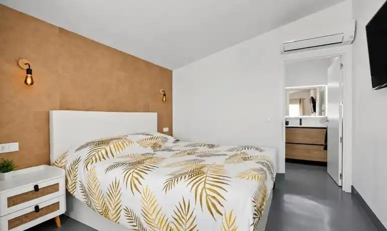 House with pool for sale in Carrer DE CORDOVA 25, imagen 32