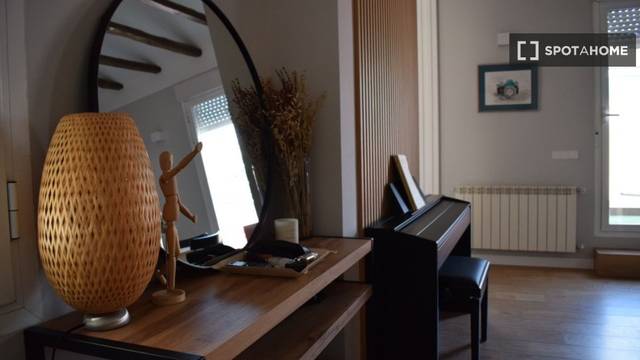 Piso en Alquiler en Ríos Rosas - Nuevos Ministerios