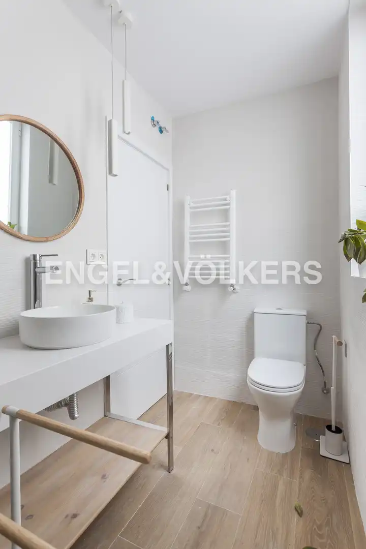 Bathroom of Flat for rent in Madrid  with Air Conditioner, Heating and Furnished